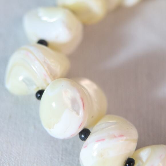 Choker Necklace White Irregular Stone Beads Twisted Rope Hook Clasp - Picture 3 of 6